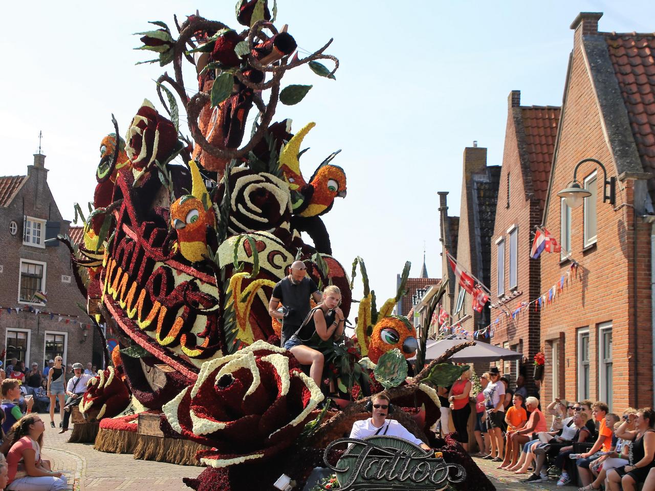 Bloemencorso bij vier regionale omroepen