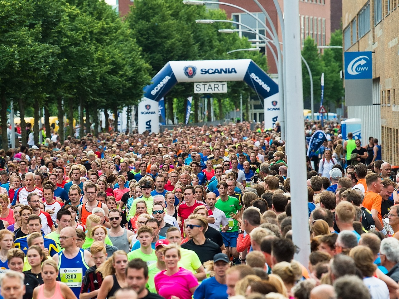 RTV Oost bij Scania Zwolse Halve Marathon